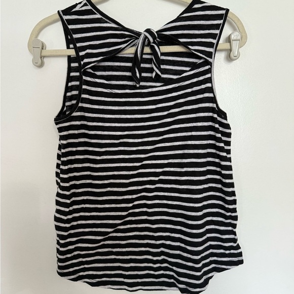 Black and White Striped Sleeveless Top - Picture 2 of 3
